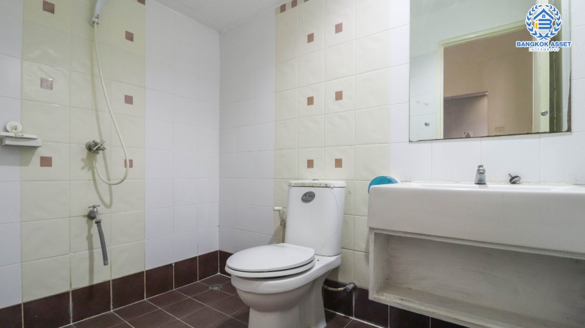 *****ทาวน์เฮ้าส์มือสองย่านปทุมธานี ม.พฤกษาวิลล์16 รังสิต-องครักษ์ #หลังมุม เนื้อที่กว้างขวางถึงเกือบ 30 ตร.ว. ฟังก์ชัน 3 ห้องนอน 2 ห้องน้ำ 2 ที่จอดรถ ต่อเติมพื้นที่หลังคา ห้องครัว และห้องอเนกประสงค์แล้ว ใกล้ฟิวเจอร์พาร์ค รังสิต และทางด่วน "ดอนเมือง-โทลล์เวย์"...